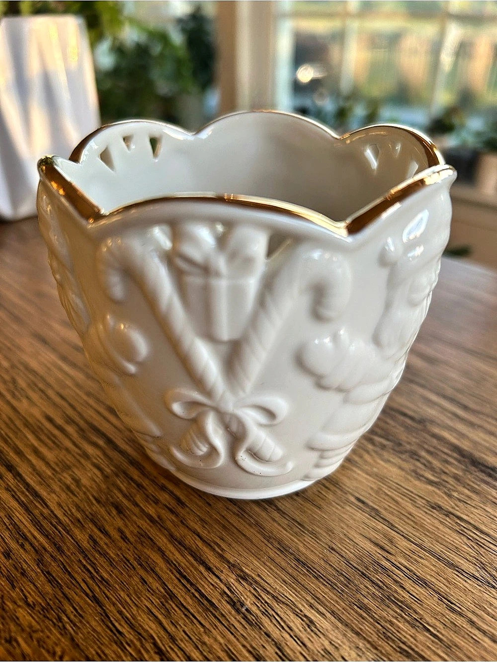Lenox Santa Vase White & Gold Holiday Santa and Candy Cane Christmas Decor